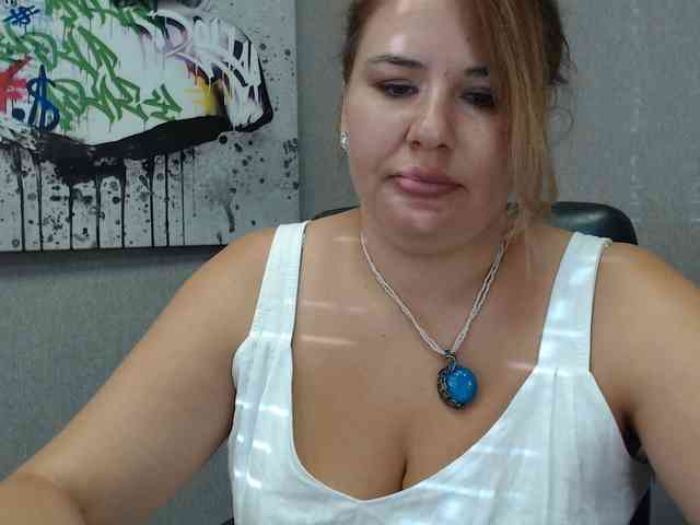 AvaQueen webcam