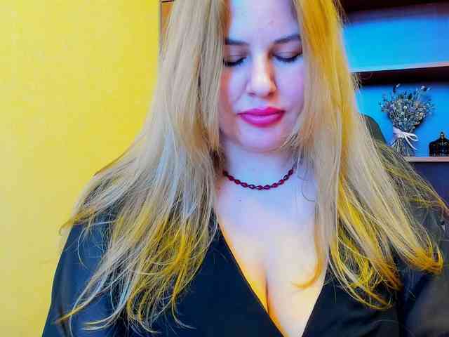 AvaQueen webcam