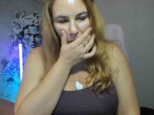 AvaQueen webcam