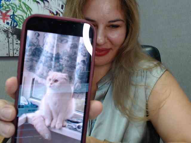 AvaQueen webcam
