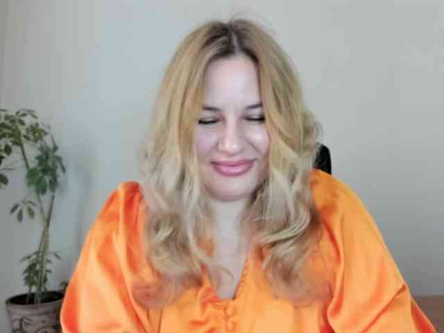 AvaQueen webcam
