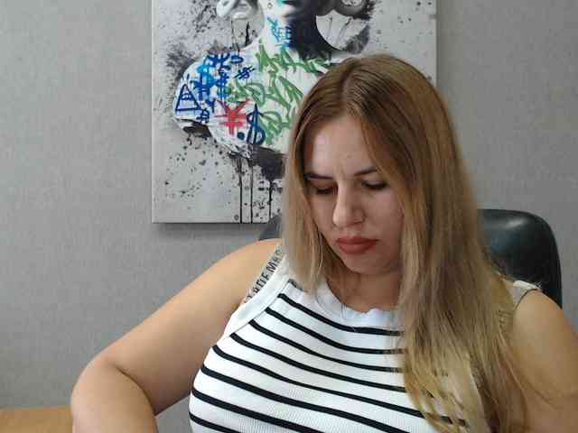 AvaQueen webcam