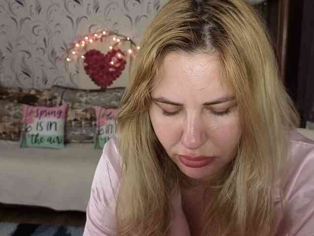 AvaQueen webcam