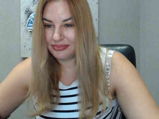 AvaQueen webcam