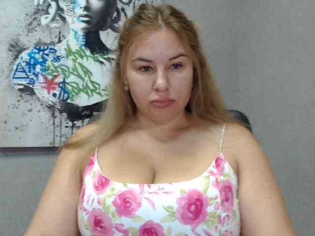 AvaQueen webcam