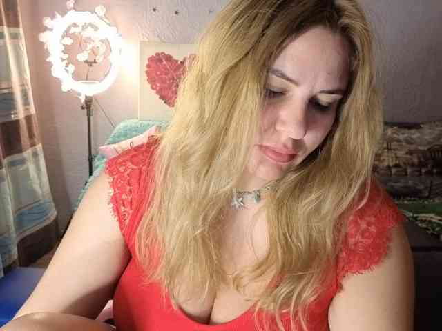 AvaQueen webcam