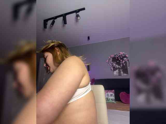 AvaQueen webcam