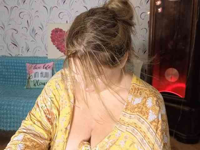 AvaQueen webcam