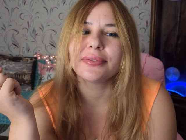 AvaQueen webcam