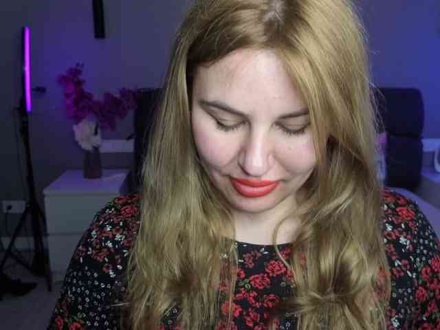 AvaQueen webcam