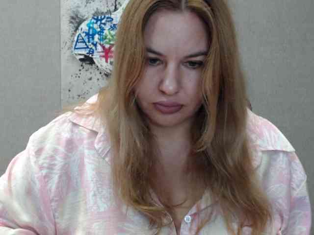 Model: AvaQueen