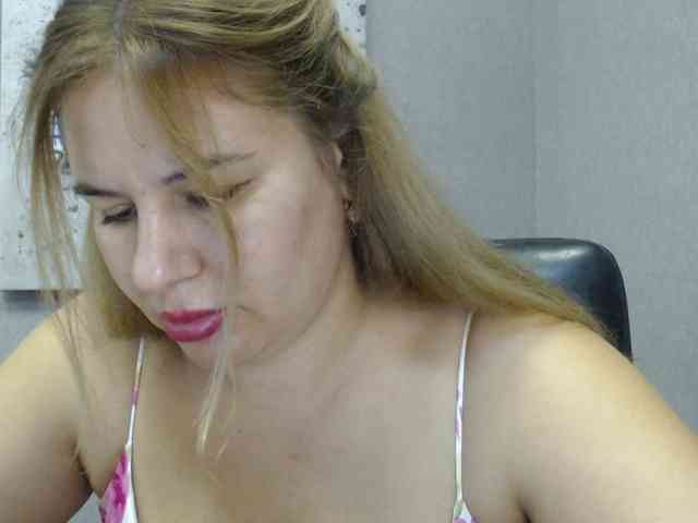 AvaQueen webcam
