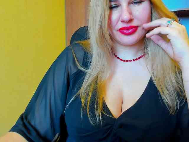 AvaQueen webcam
