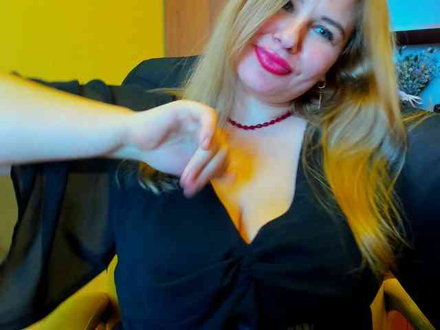 AvaQueen webcam