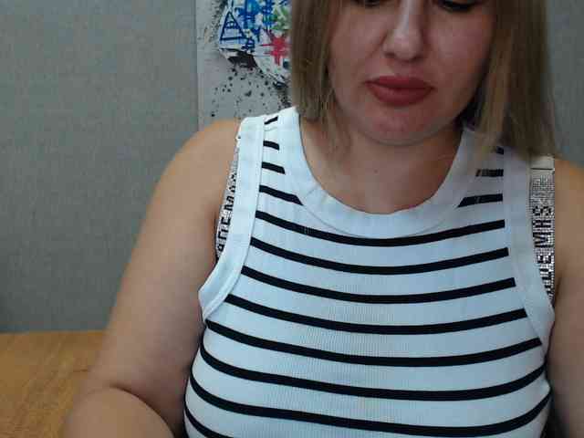 AvaQueen webcam
