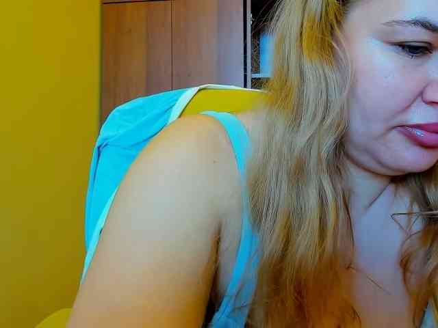 AvaQueen webcam