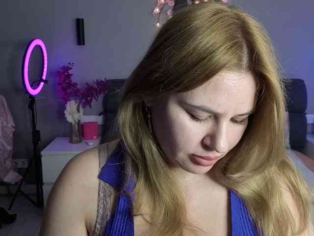 AvaQueen webcam