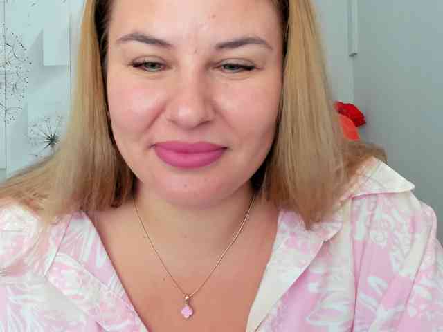 AvaQueen webcam