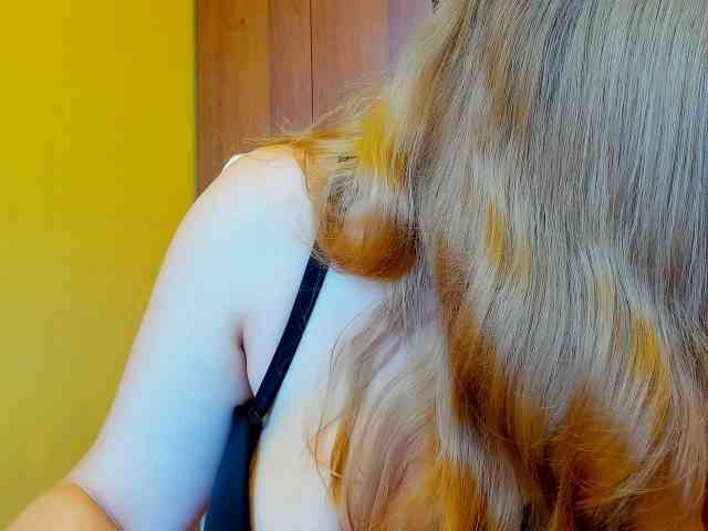 AvaQueen webcam