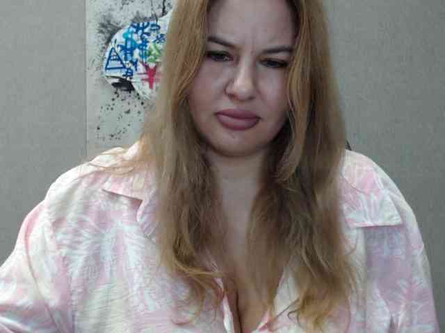 AvaQueen webcam