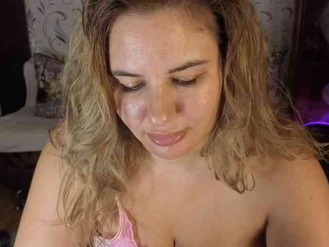 AvaQueen webcam
