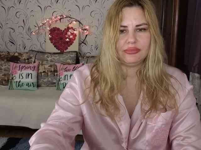 AvaQueen webcam