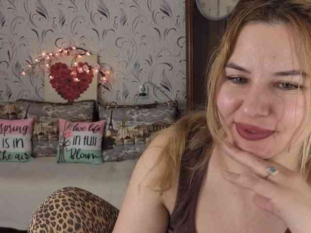 AvaQueen webcam