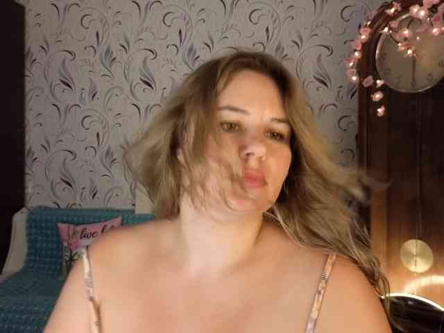 AvaQueen webcam