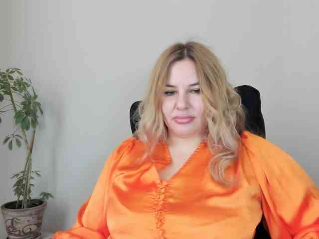 AvaQueen Sex Cam Show