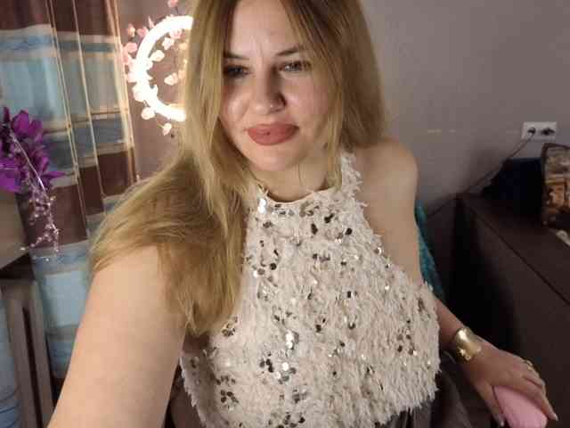 AvaQueen webcam