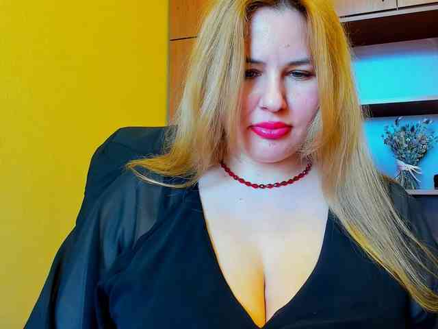 AvaQueen webcam