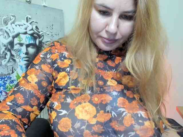 AvaQueen webcam