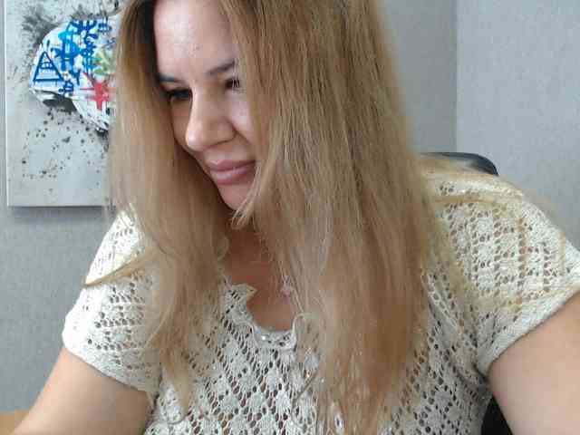 AvaQueen webcam