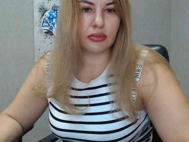 AvaQueen webcam