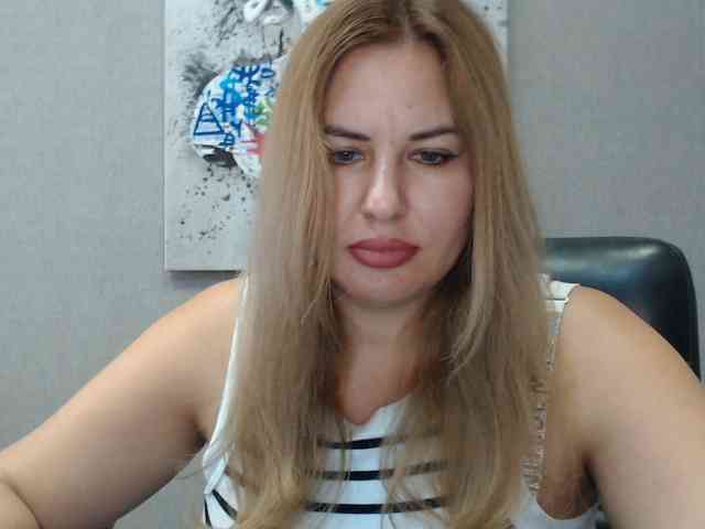 AvaQueen webcam