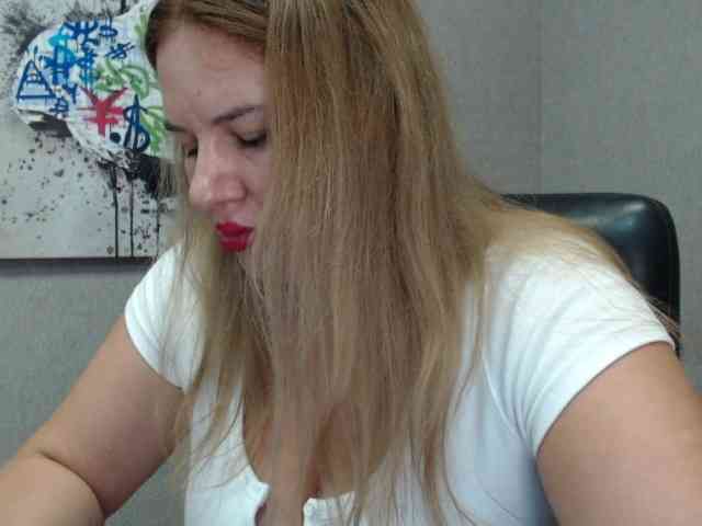 AvaQueen webcam