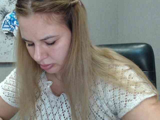 AvaQueen webcam