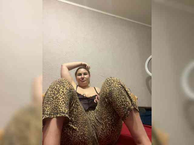 AvaQueen webcam