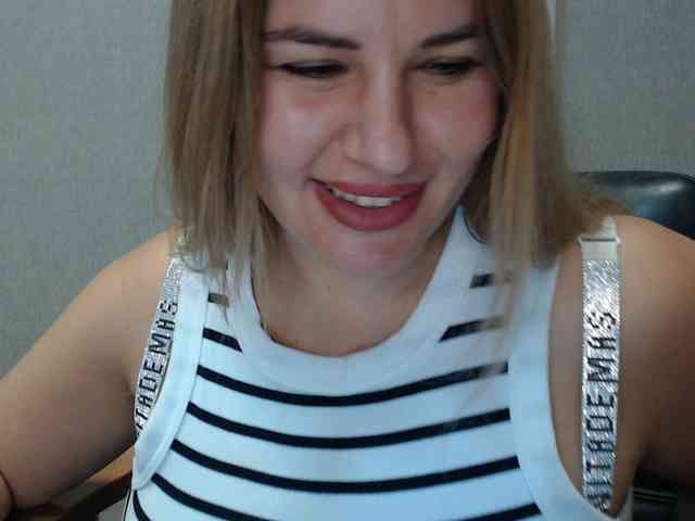AvaQueen webcam