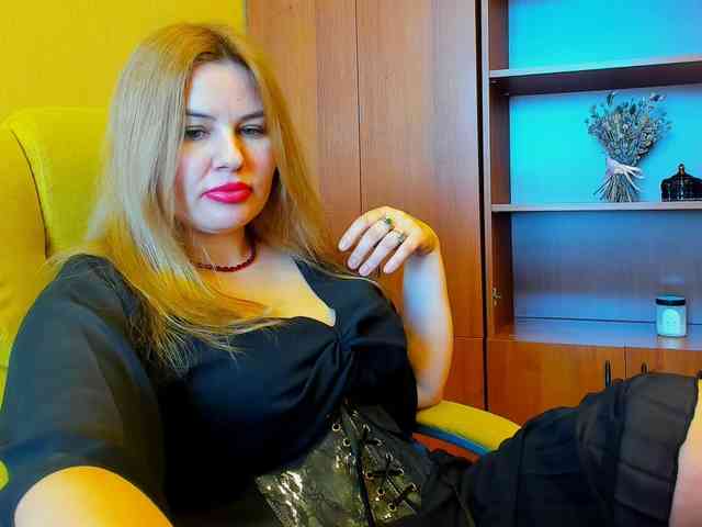 AvaQueen webcam