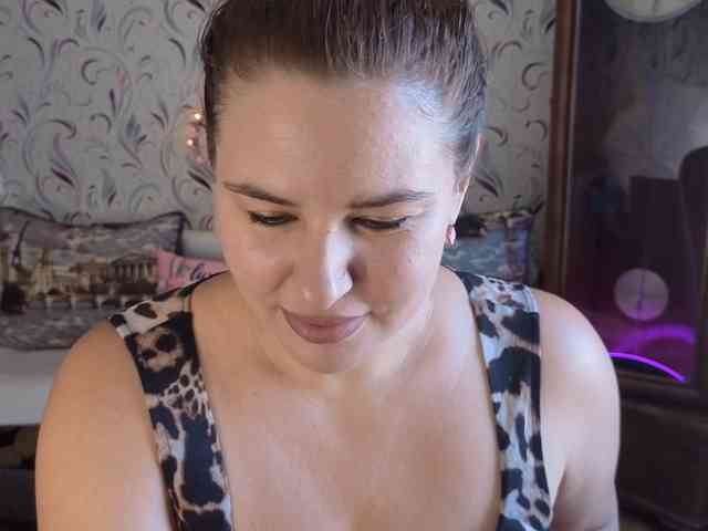 AvaQueen webcam