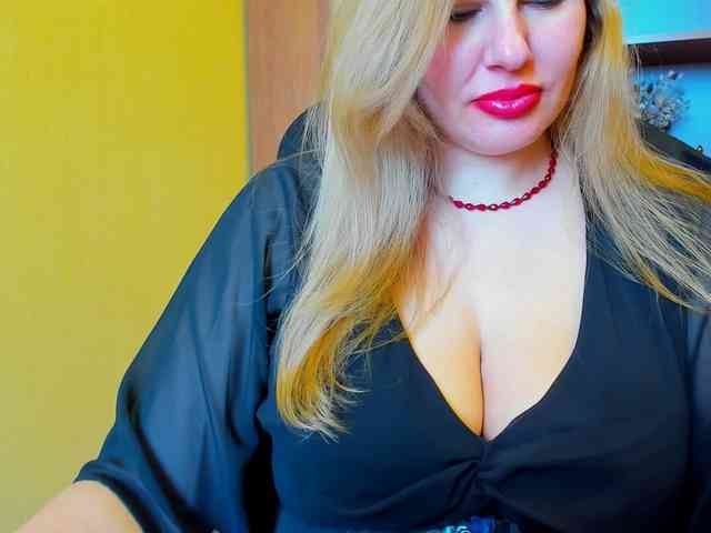 AvaQueen webcam