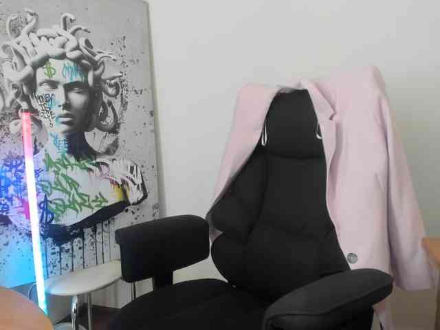 AvaQueen webcam