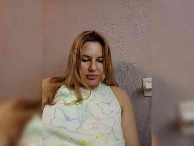 AvaQueen webcam