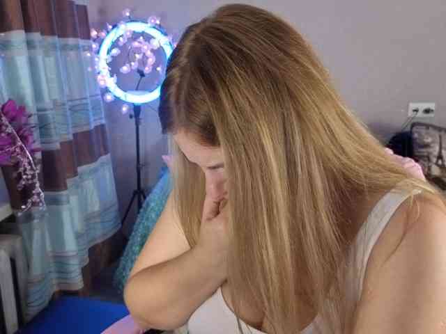 AvaQueen webcam