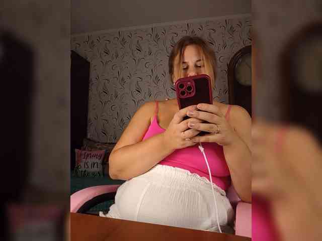AvaQueen webcam