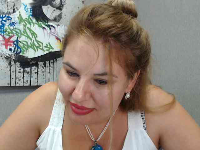 AvaQueen webcam