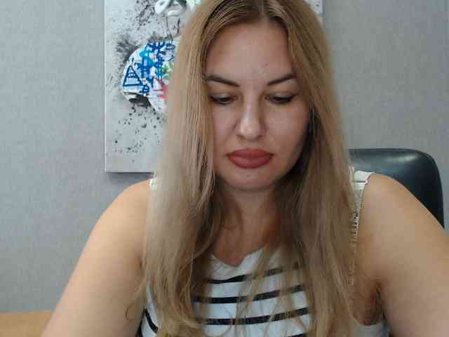 AvaQueen webcam