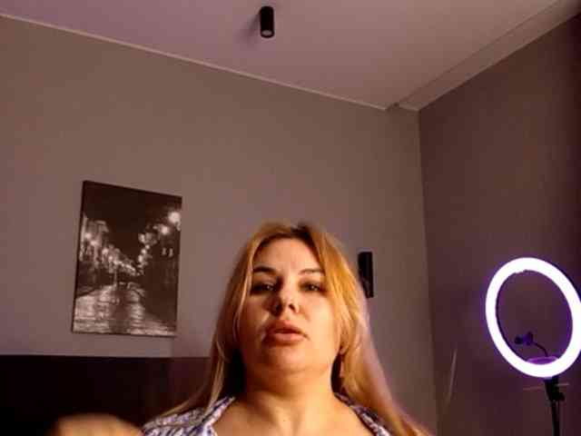 AvaQueen webcam