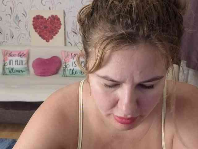 AvaQueen webcam